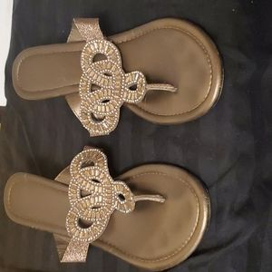 Wedged heel flip flops, brown